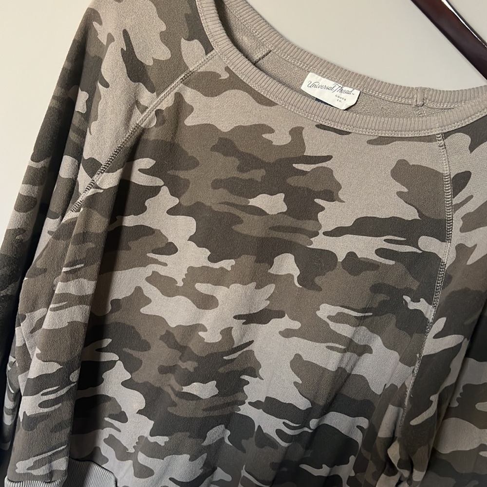 Universal Thread Crew Neck Sweatshirt - Picture 2 of 4